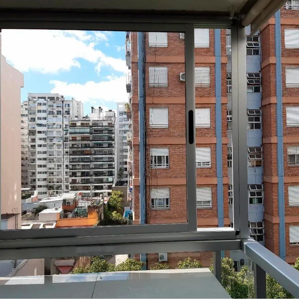 Belgrano - Monoambiente con balcón al frente, Opción amoblado, permuta.  Cocheras disponibles en el 