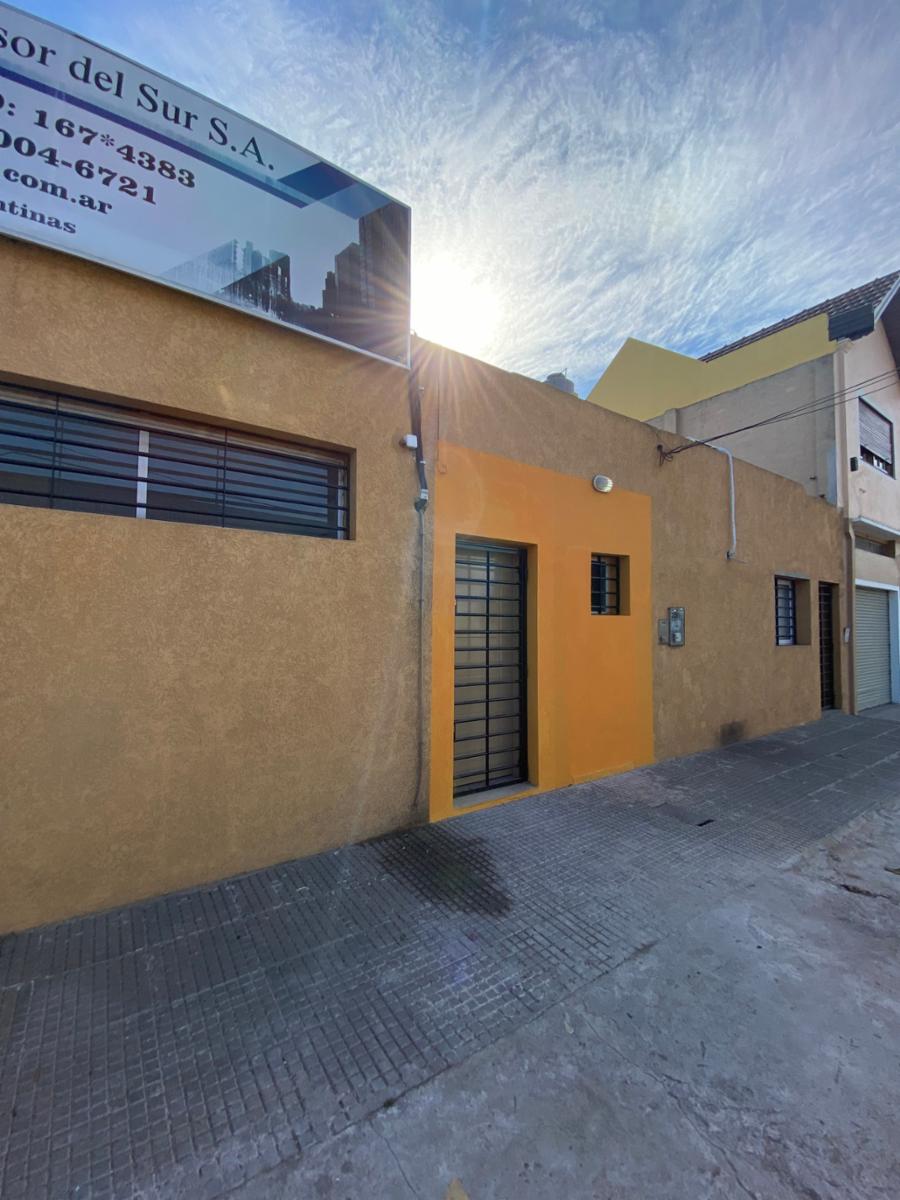Departamento de 2 AMBIENTES A ESTRENAR, ubicado a 100 metros de la calle F. Seguí.