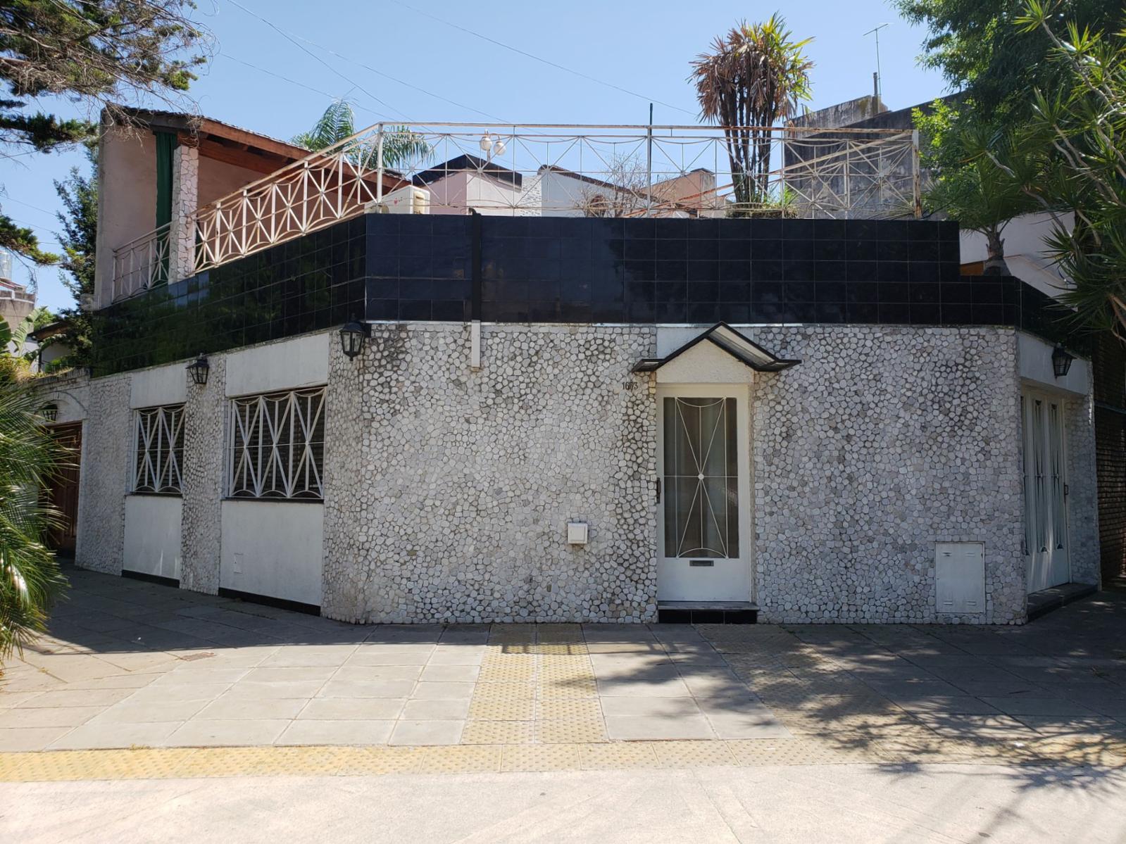 Casa PH 2 Amb. - Garage - Terraza - Quincho - Impecable