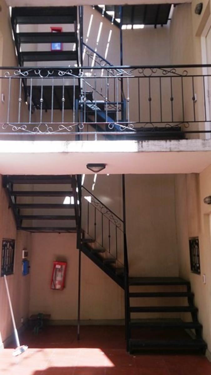 Dto. 3 amb en 1° piso x escalera + terraza propia