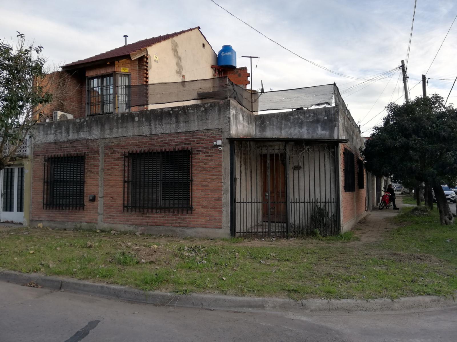 VALOR ACTUALIZADO - Casa de 3 amb + departamento a refaccionar