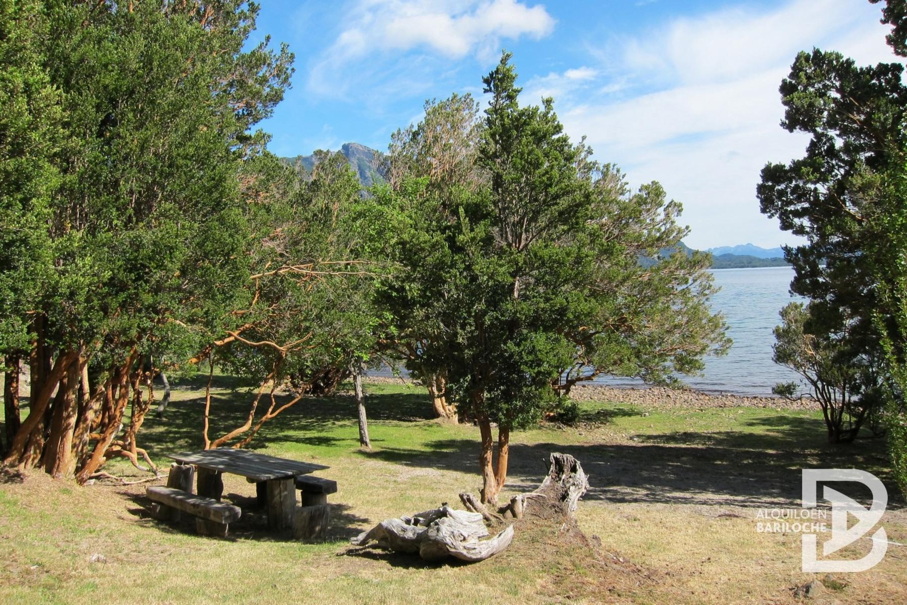 Alquiler Casa en Bariloche con Costa de Lago Nahuel Huapi. 8 PAX. Llao Llao