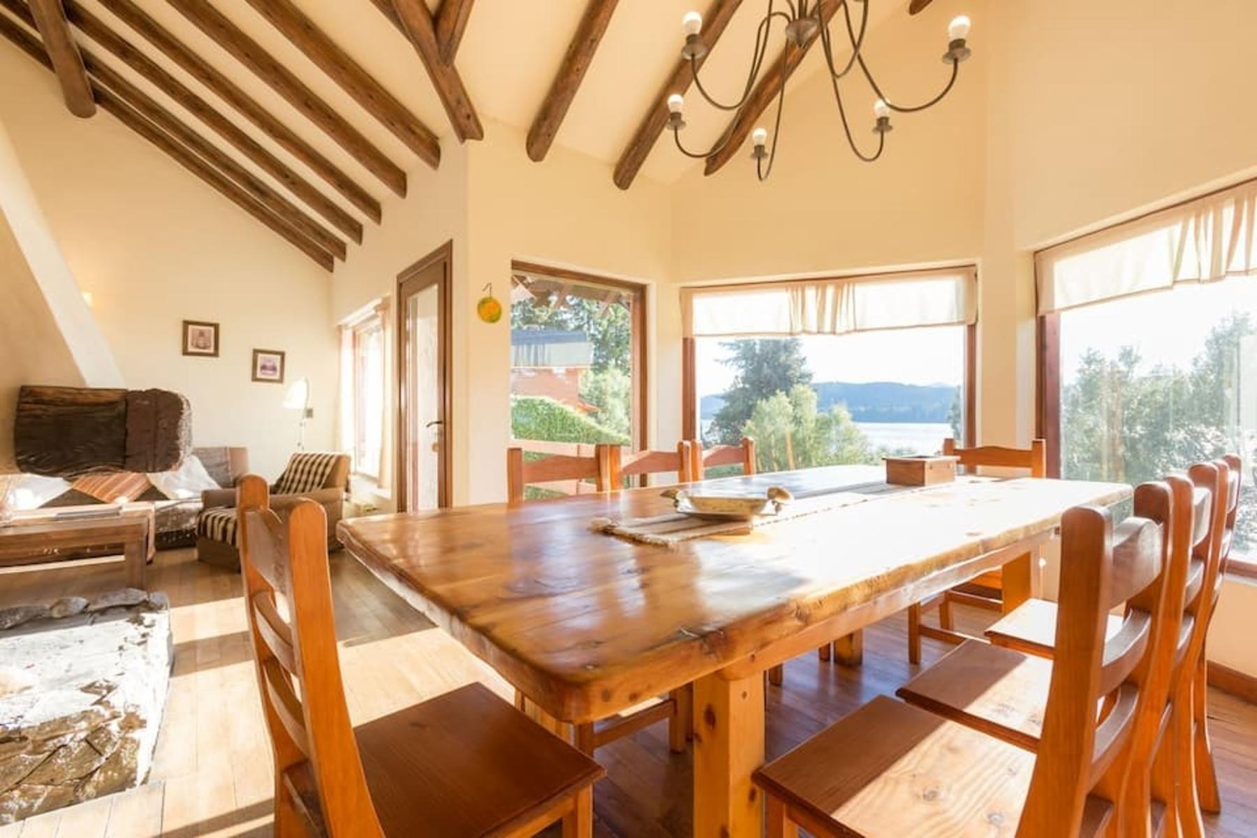 Alquiler Casa en Bariloche con Costa de Lago Nahuel Huapi. 8 PAX. Km12.