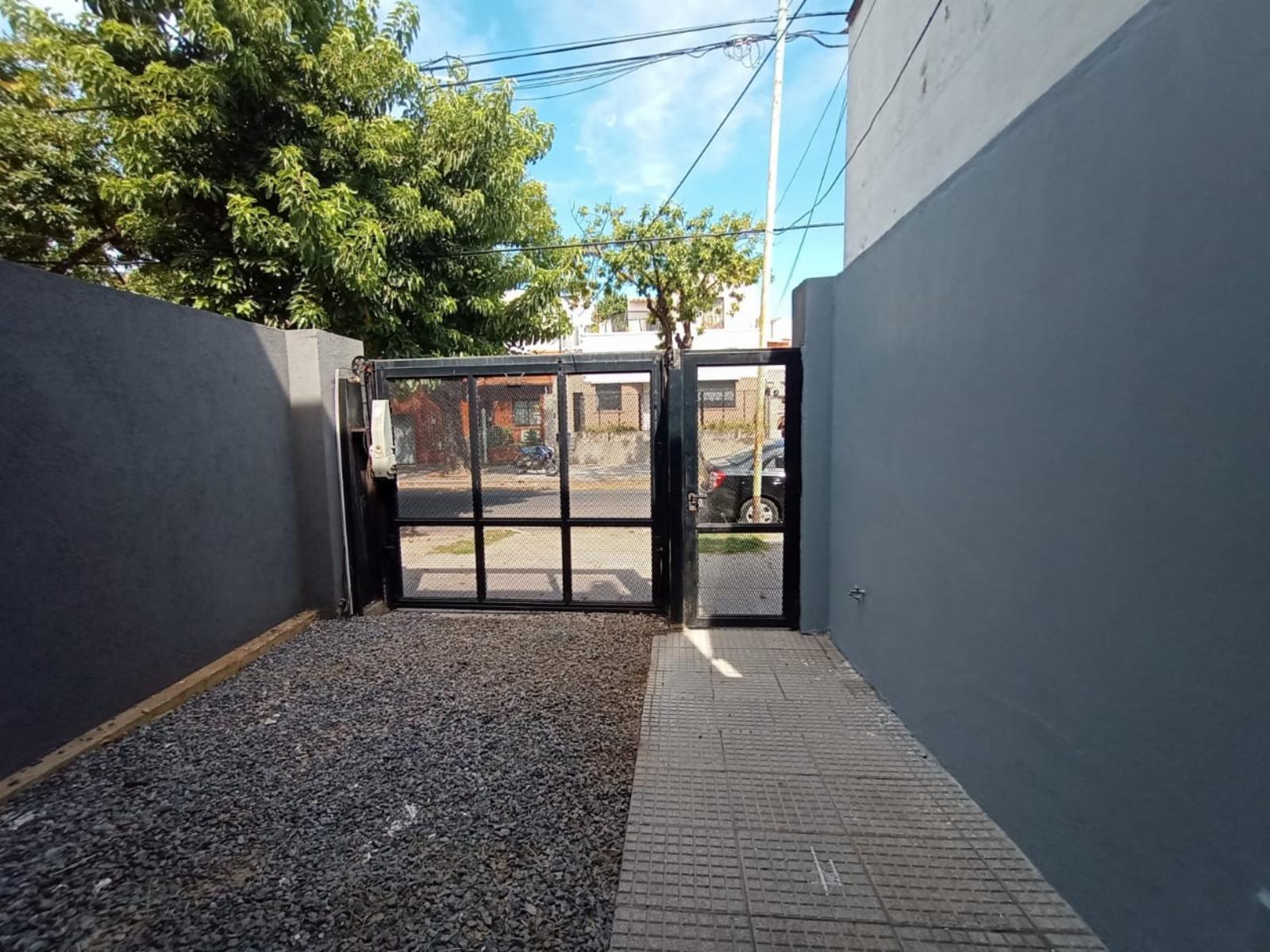 Duplex en Villa Pueyrredon 3 Ambientes Garage Fondo libre y Terraza con Parrilla a metros Av. Salvad