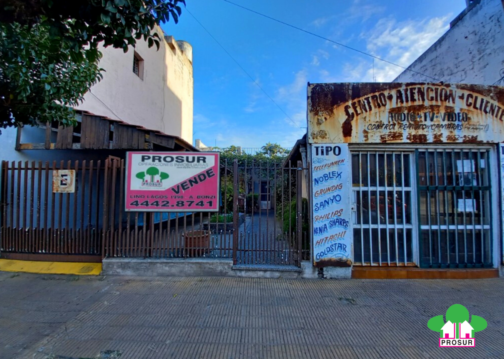 Casa en venta en La Tablada, gran terreno