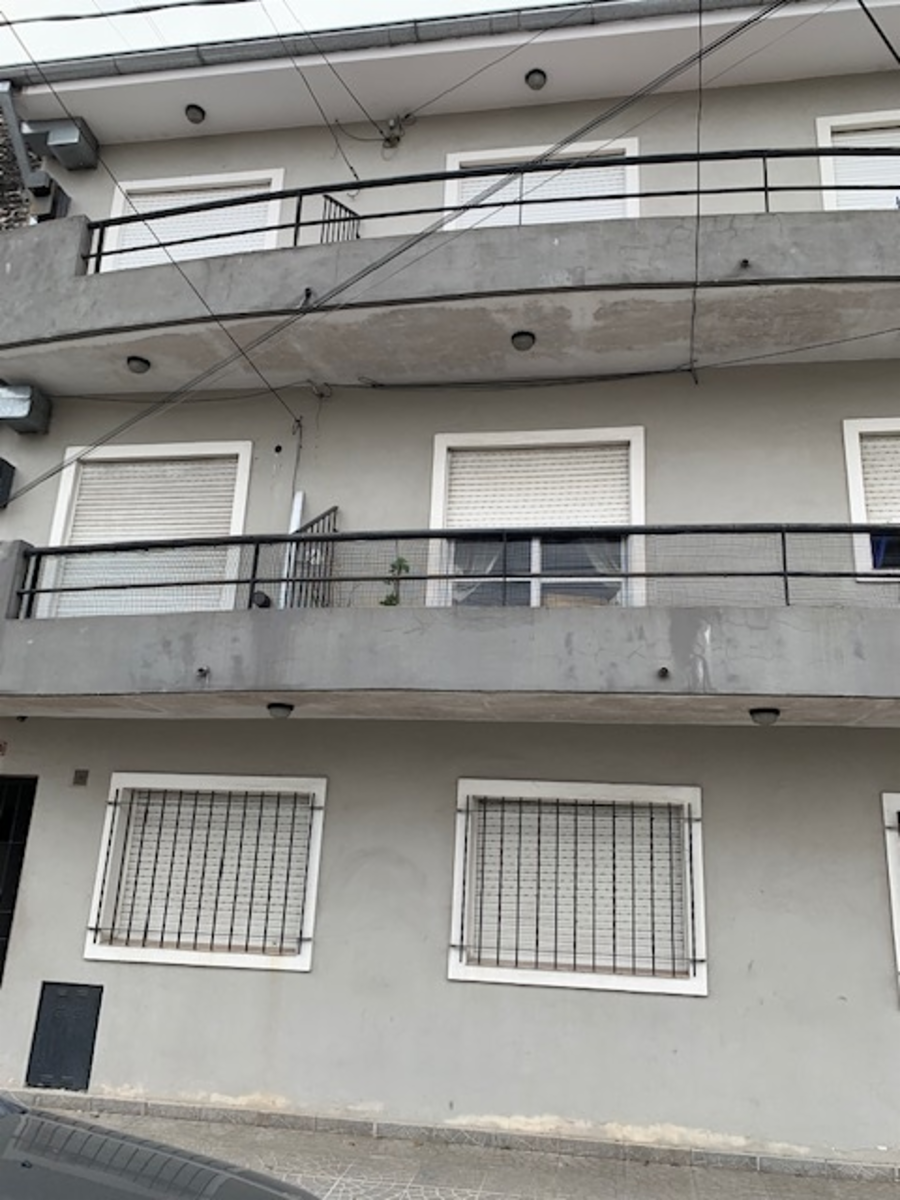 Monoambiente con balcon