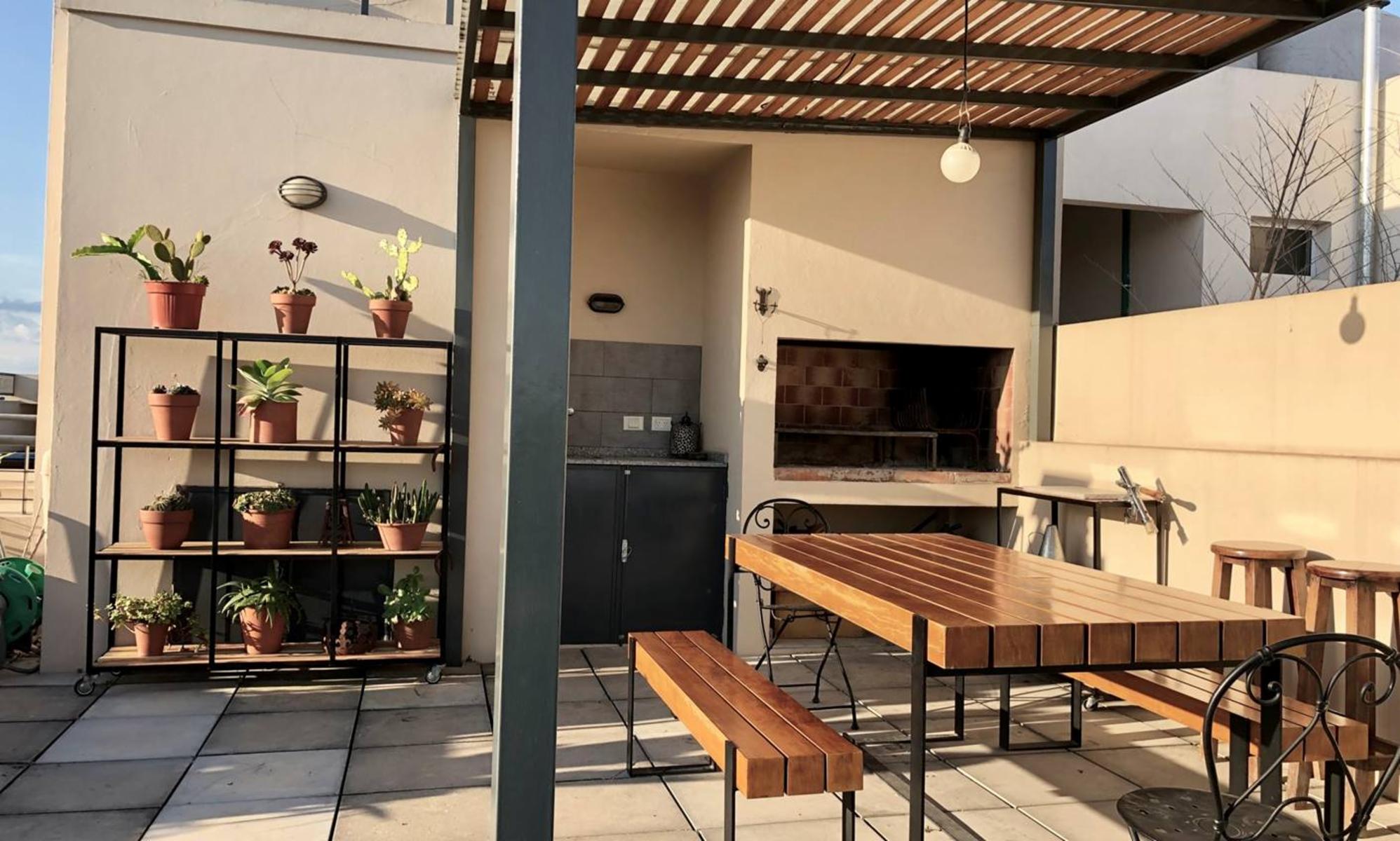 Unico departamento 2 ambientes con terraza propia y cochera  en Castelar