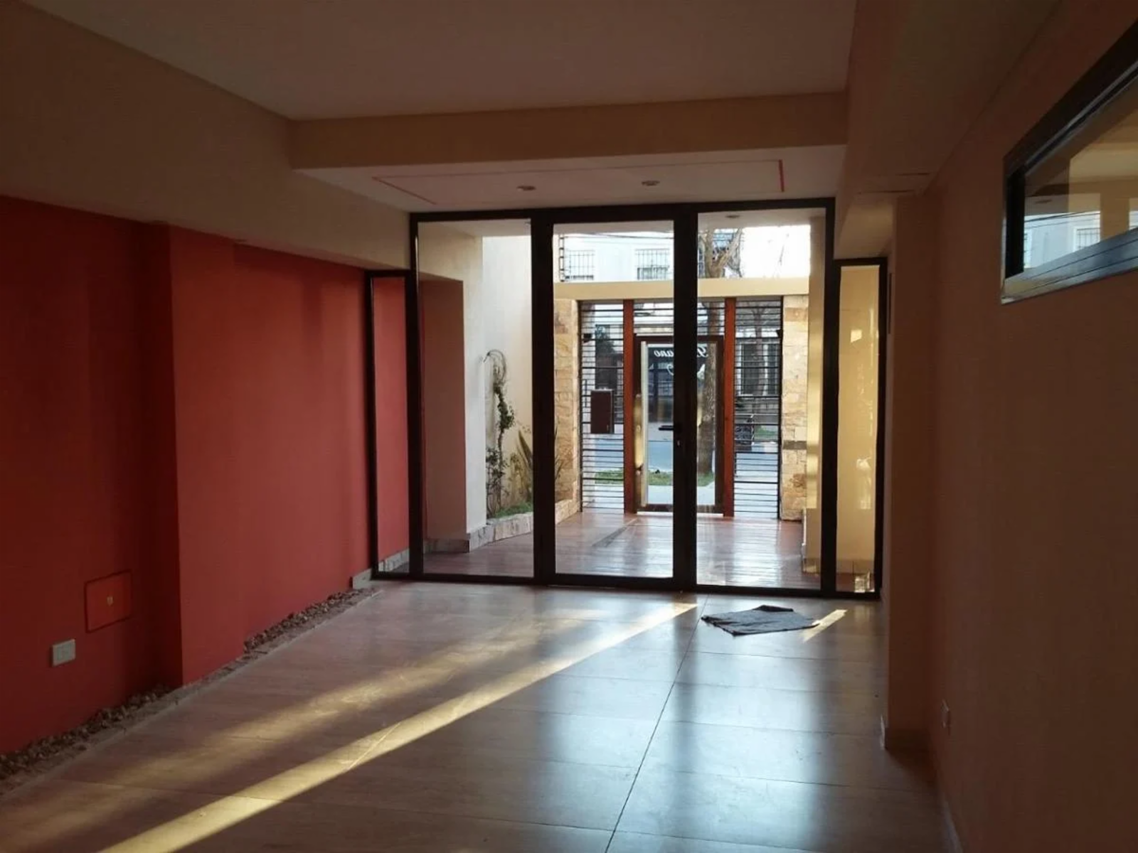 Venta departamento 2 ambientes al frente con balcón Morón