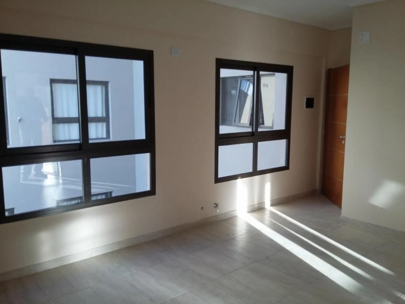 Venta departamento 2 ambientes al frente con balcón Morón