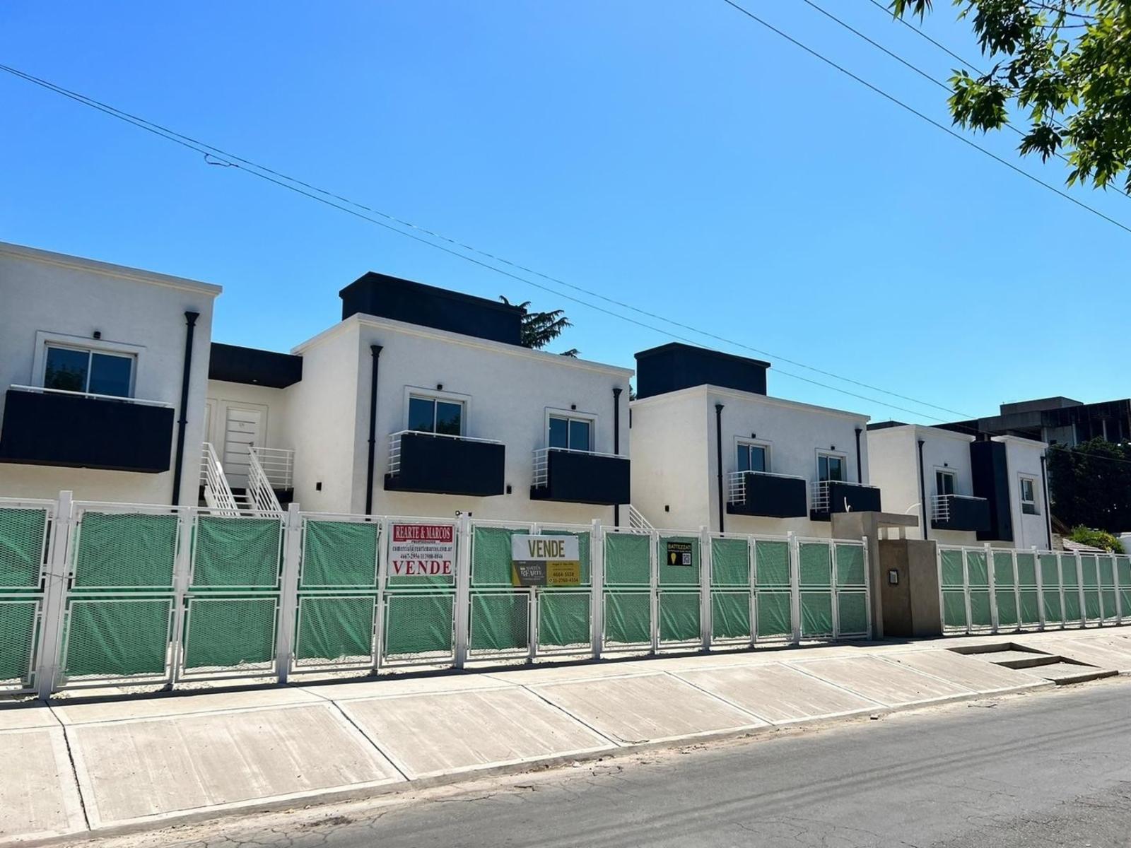 Duplex EXCELENTE CALIDAD a estrenar barrio cerrado zona Cortijo