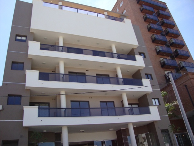 UNIDAD EN OPORTUNIDAD EN EDIFICIO RIVERA OESTE, 2 dormitorios con balcón y asador, ENTREGA INMEDIATA