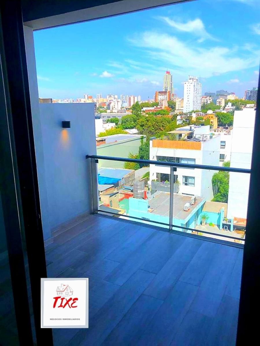 Av. Córdoba 6000. Amb. divisible 50 m2. Alto. C/fte.  Balcón terraza. Luz, sol y vistas. Full Amenit