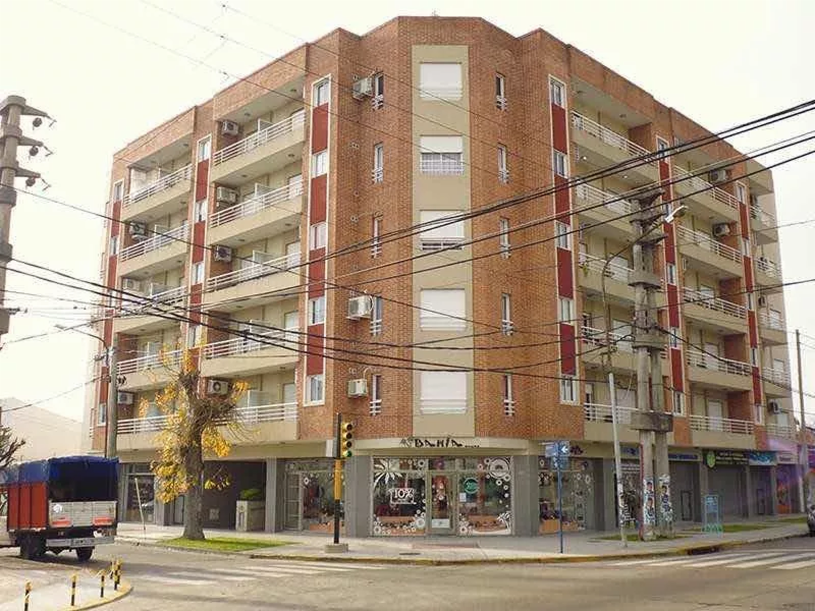 Venta Departamento 3 ambientes con balcón Villa Luzuriaga