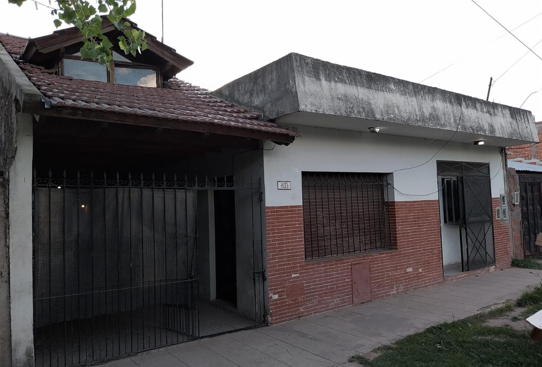 Casa + 3 Departamentos en Libertad, Merlo