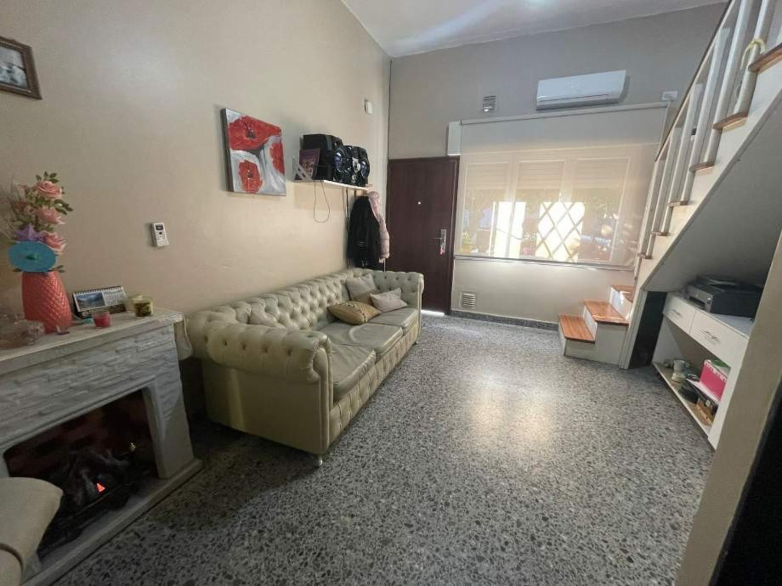 VENTA - DUPLEX DE 3 AMBIENTES - CASTELAR