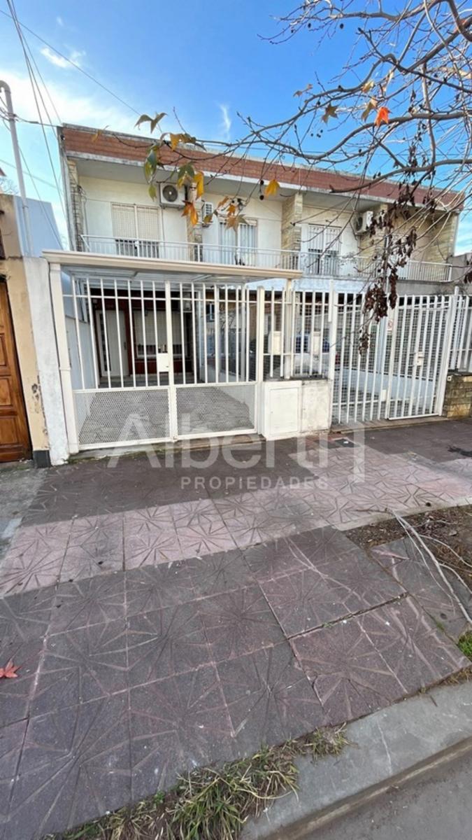 VENTA DÚPLEX DE 3 AMBIENTES EN HAEDO