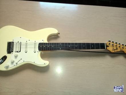 Vendo guitarra eléctrica Fender Squier Stratocaster koreana