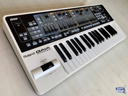 Roland Gaia SH-01 37 Keys Visual Analog Synthesizer