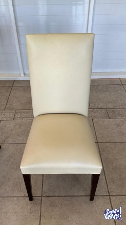 Mesa comedor patas y marco enchapado wengue tapa vidrio transparebte 1 cm espesor con 6 sillas beige