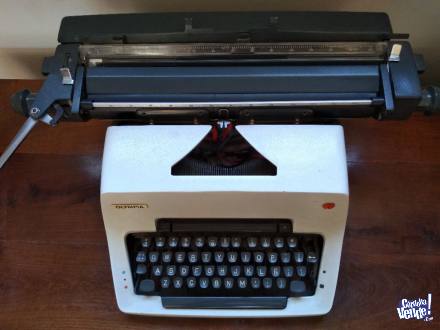 Máquina de escribir Olympia SG-3