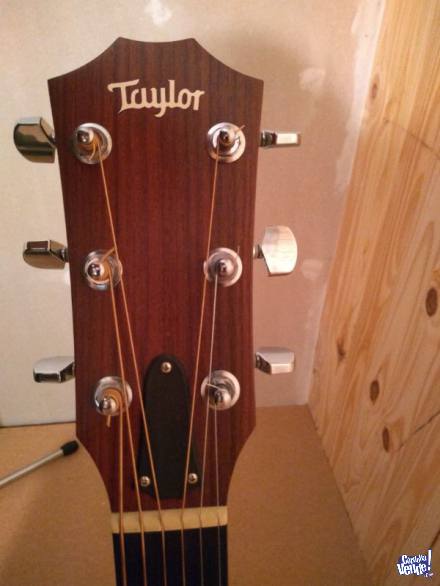 Guitarra Taylor 214CE