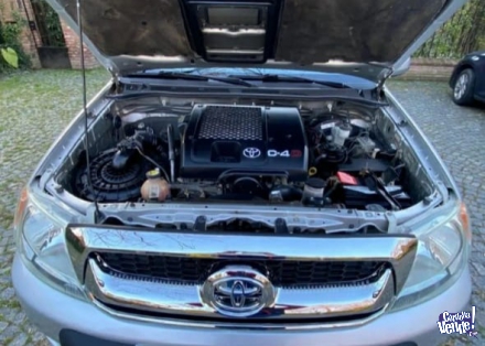 Toyota Hilux SRV 4x4 motor 3.0 diésel vendo urgente titular 