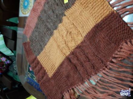 Ponchos tejidos a mano con trenzas en lana en las mejores la