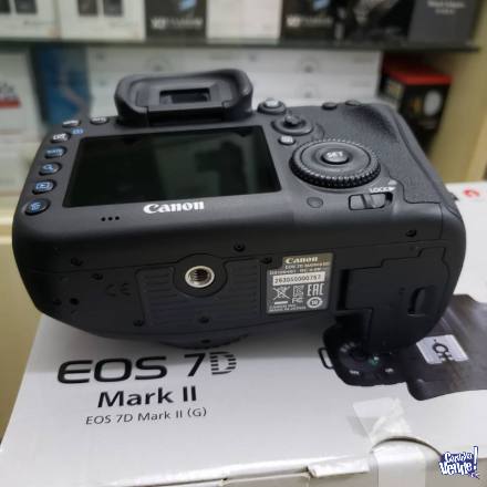 Canon EOS 7D Mark II, 20 MP Megapixels Body Digital Camera