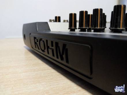 Vendo Mesa de sonido 8 canales Rohm + efectos de camara