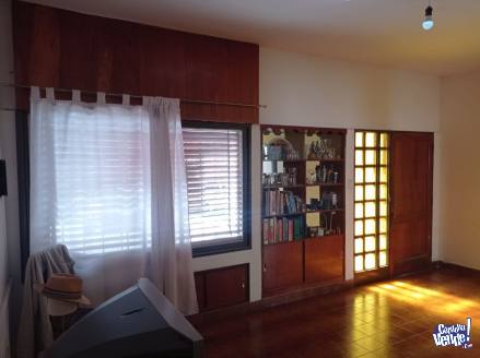 CASA 4 DORM 186 M2 - B° PUEYRREDÓN - APTO BANCOR - U$S 69.