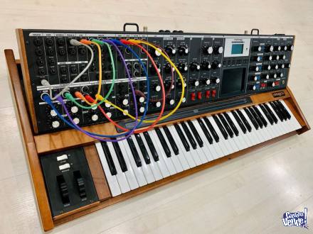 Minimoog Voyager XL Monophonic Synthesizer 61 Keys