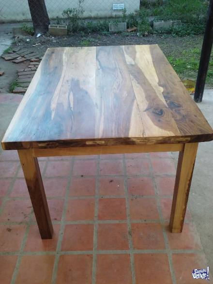 Mesa en madera guayubira 2' 1,50mts x 1,00mts