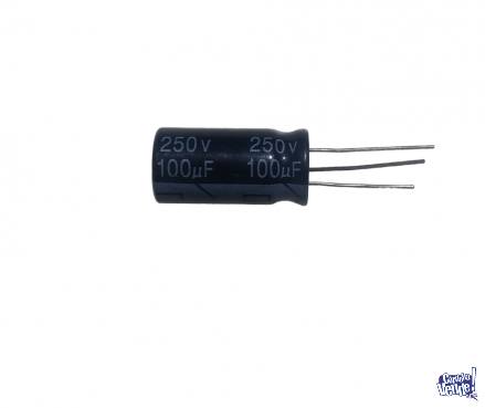 Capacitor Electrolitico 100 uF 250 V 16X32 mm 105° PackX10