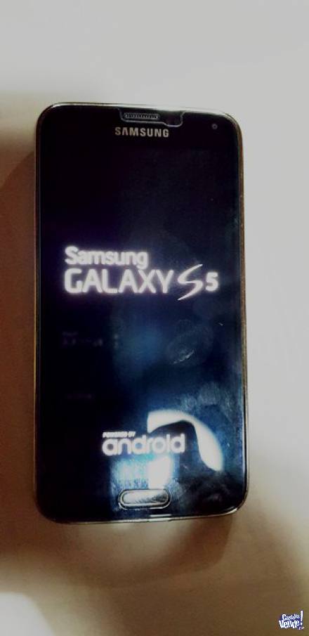 Celular Samsung S 5, libre, con el protector de pantalla.