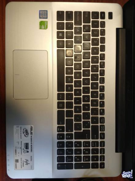 Laptop Asus X555U