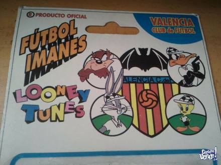 Raro y antiguo iman de futbol del Valencia C. de F. en su bl