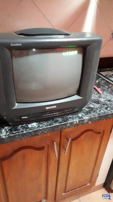 Televisor serie dorada 14 pulgadas impecable muy poco uso en Argentina Vende
