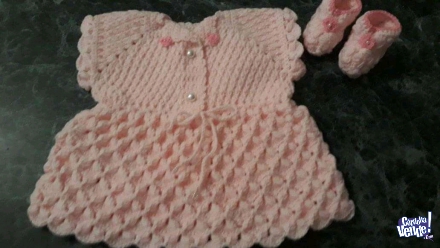 Vestidito y escarpines nuevos al crochet 0-3 meses 
