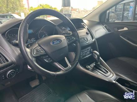 FORD FOCUS SE PLUS AT 2015 - impecable!!