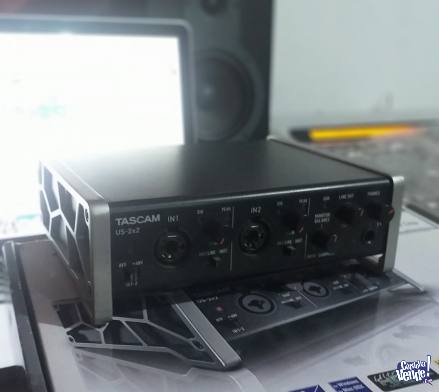 TASCAM US-2X2 (PLACA DE AUDIO USB)