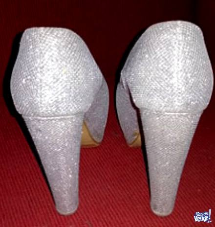 Zapatos de fiesta glitter plateados