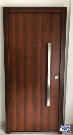 Puerta chapa reforzada , símil madera , primera calidad   