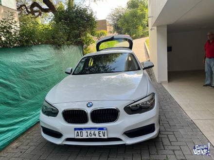BMW 118I Active modelo 2018