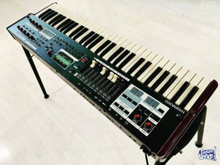 Hammond Sk1 61-Key Digital Stage Keyboard and Organ