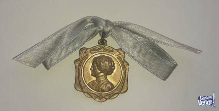Antigua Medalla De Bronce Academia Mendia Costura 1943
