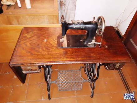 Maquina de coser Italiana marca STELLA en Argentina Vende