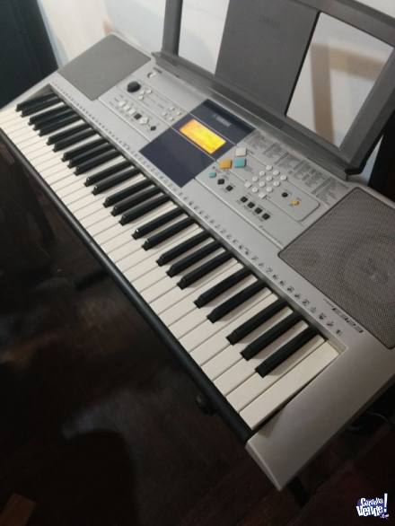 Organo Yamaha E 323
