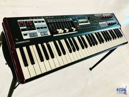 Hammond Sk1 61-Key Digital Stage Keyboard and Organ