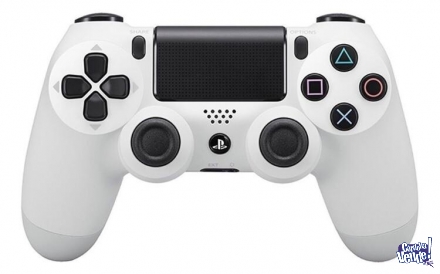 PS4 + 2 controles 1 negro y 1 blanco con 2 juegos FIFA 15y 17