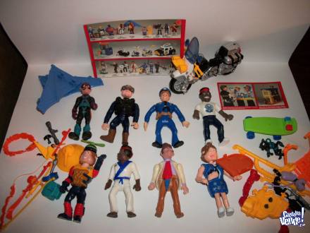 Compro muñecos/figuras/juguetes de los 80 y 90